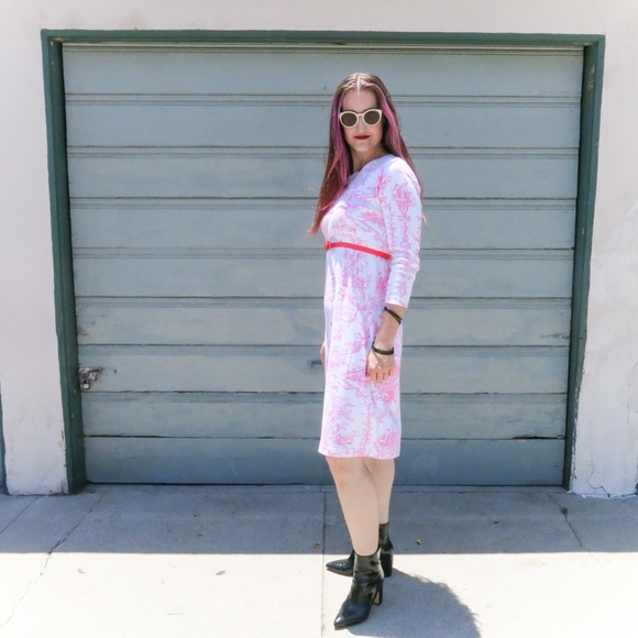 Victorian Floral Pink & White Pattern Dress - Picture 2 of 5